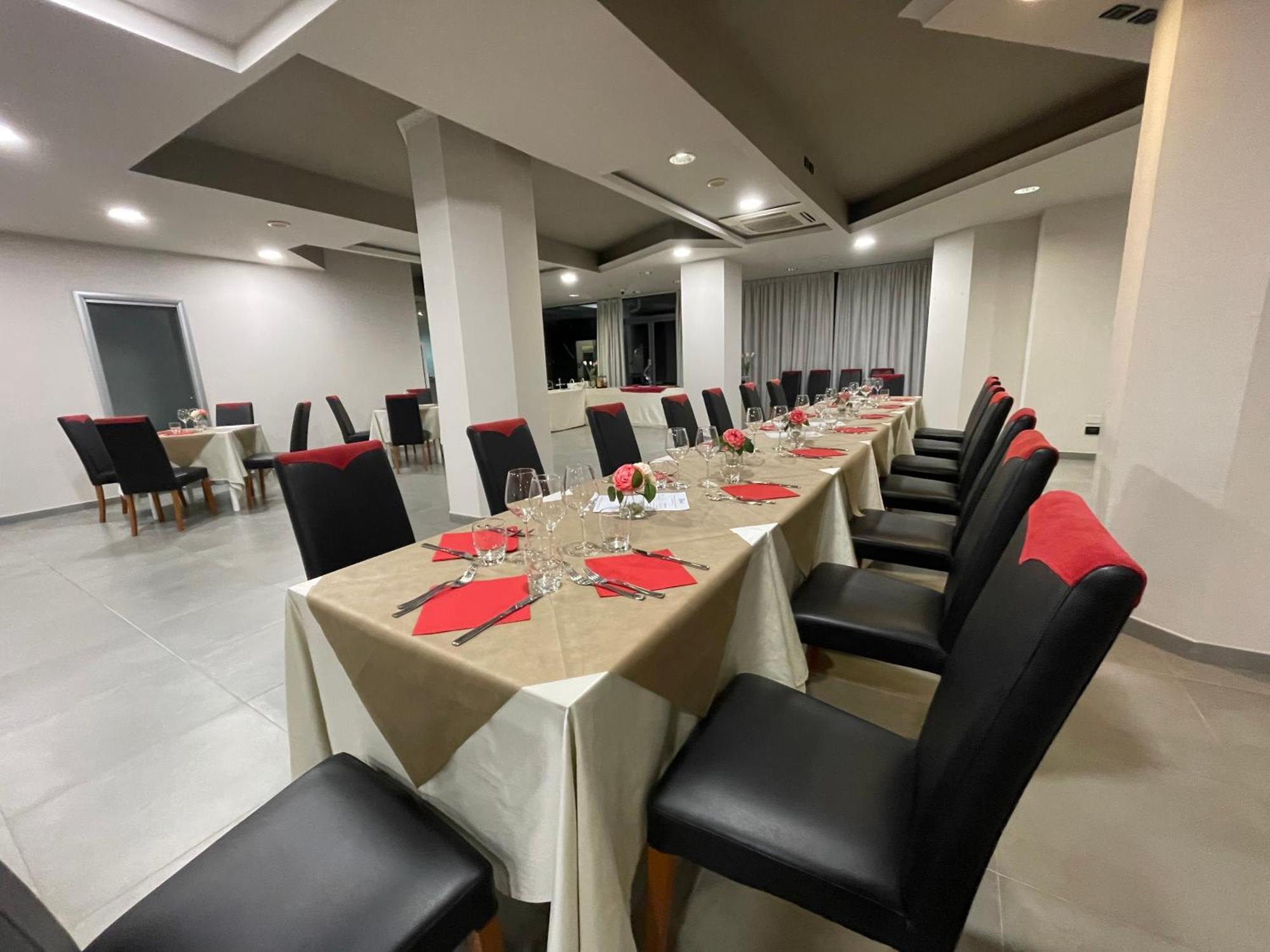 Hotel Le Ceramiche Montalto Uffugo Exteriér fotografie