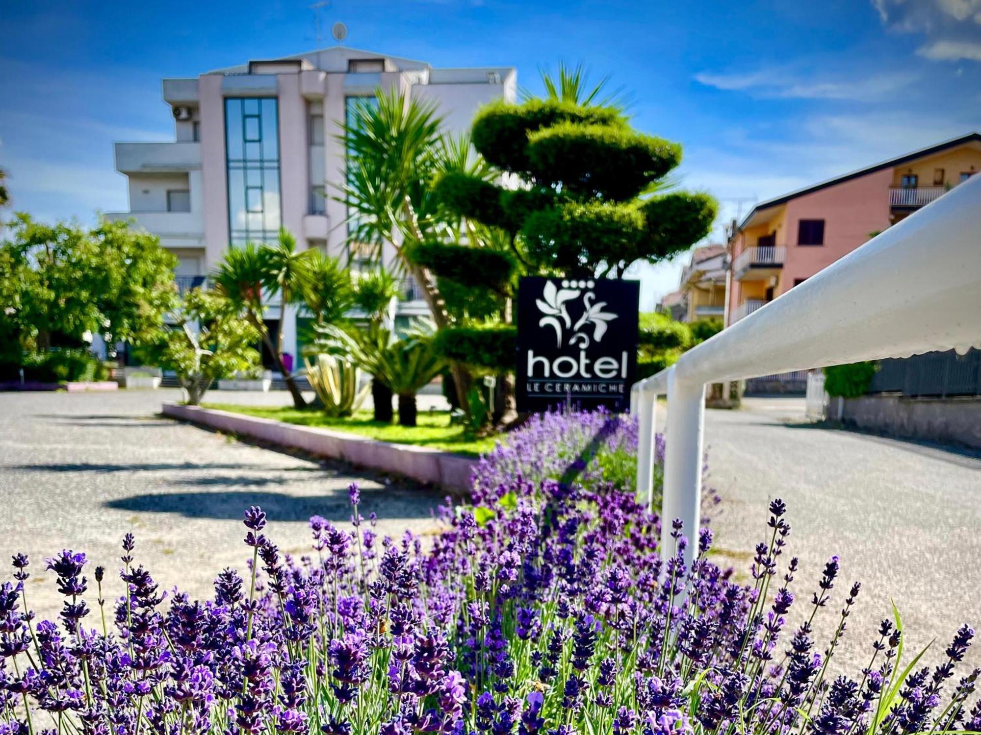 Hotel Le Ceramiche Montalto Uffugo Exteriér fotografie